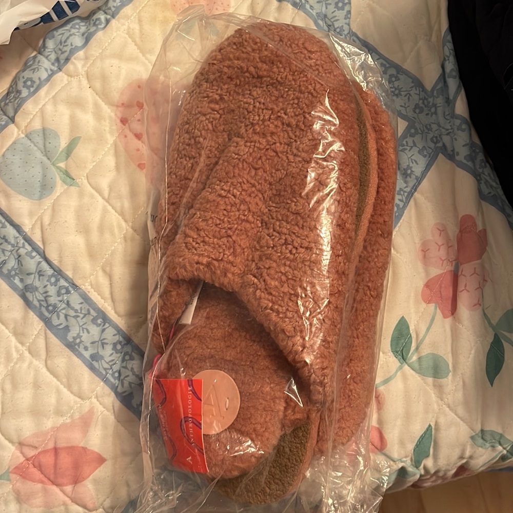 Large Anthropologie pink slippers “nubby slide”